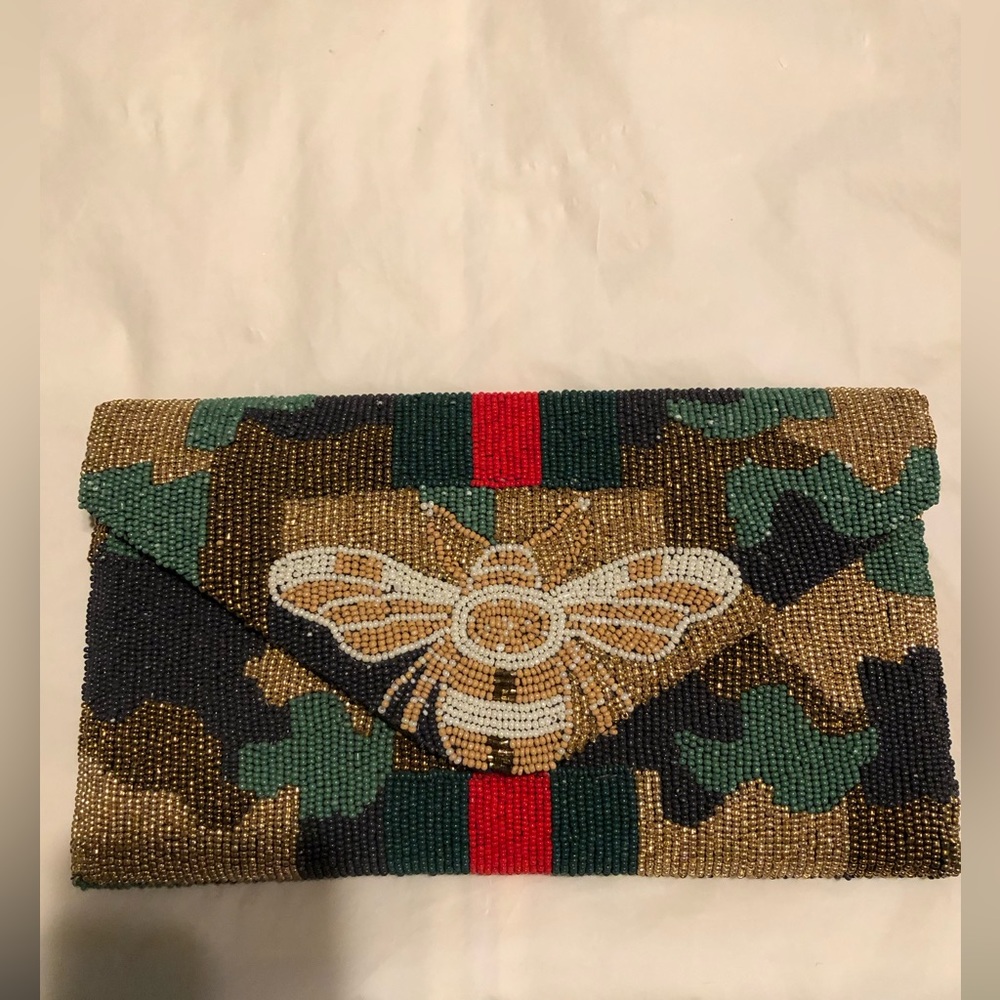 Pria Handcrafted Beaded Bee Design Envelope Purse with Chain Strap
